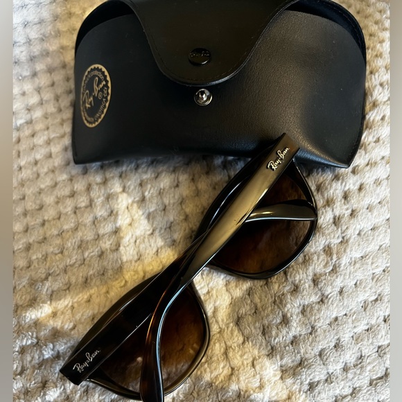 Ray Ban sunglasses 4216 lightly used + case - Picture 2 of 6